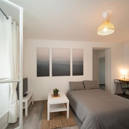 Appartement Tout Equipe Parking Balcon 2 Chambres Marseille Exterior photo