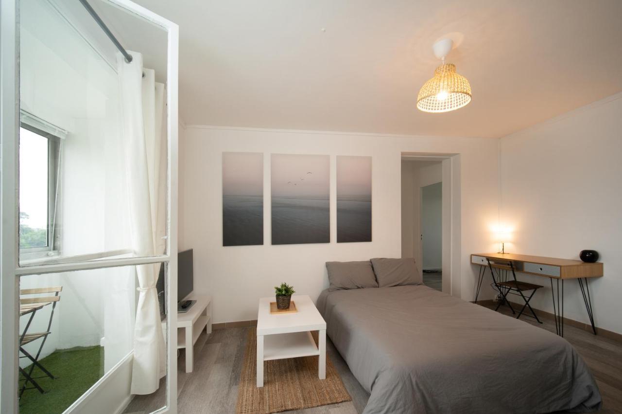 Appartement Tout Equipe Parking Balcon 2 Chambres Marseille Exterior photo