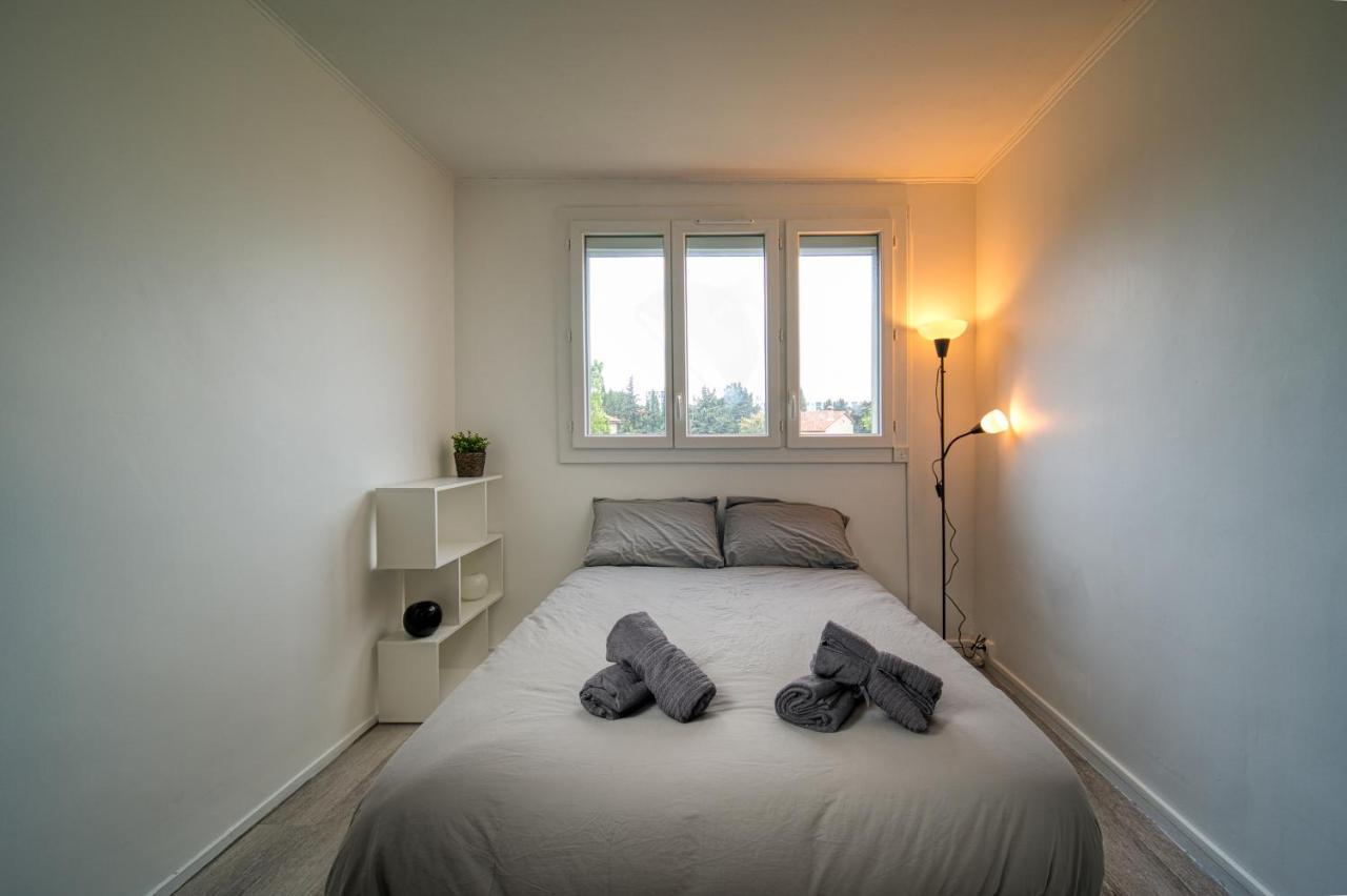 Appartement Tout Equipe Parking Balcon 2 Chambres Marseille Exterior photo